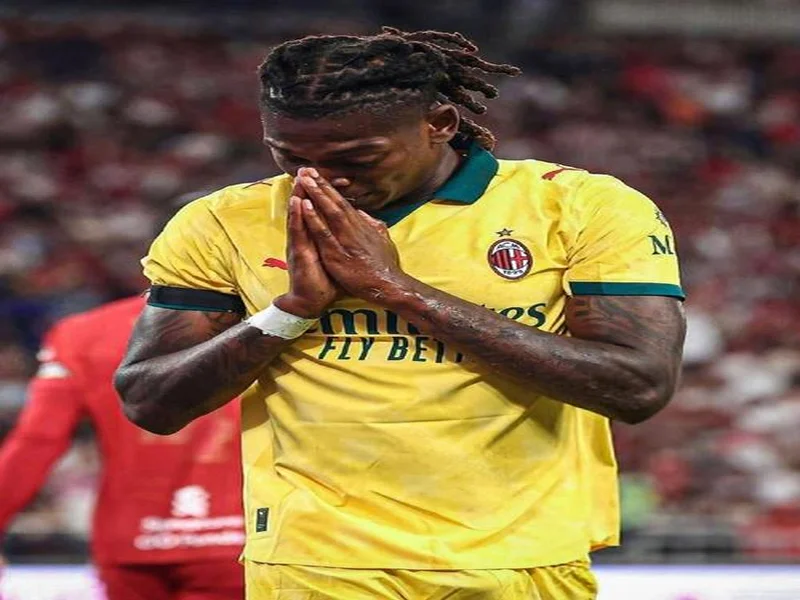 莫雷托：莱奥已就闹脾气向米兰全队道歉，他今夏仍可能离队